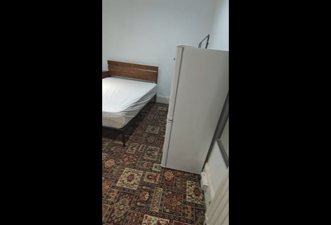 Long Term Room to Rent in Central Newquay Main Photo