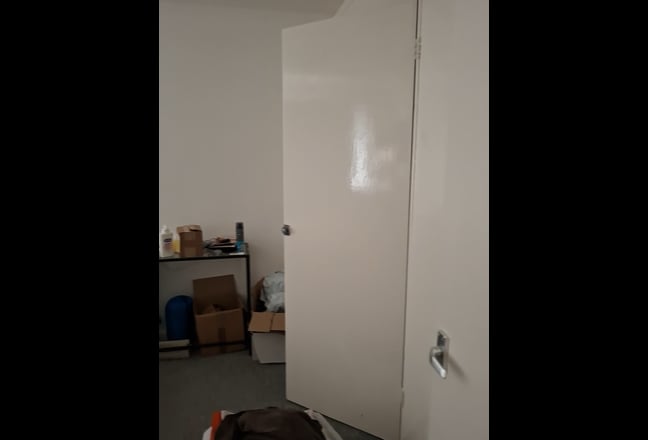 Room for rent near starbucks Egham Main Photo