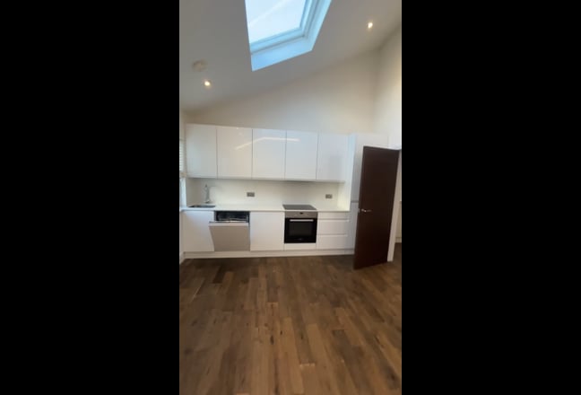 W5 5JD Ealing Broadway  Quiet Residential Area Main Photo