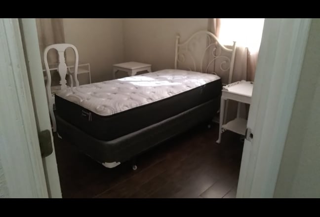 Private Room, utilities, WiFi in Quiet Home Main Photo