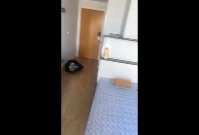 En suite double room available  Main Photo