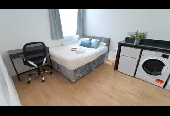 Double studio in spacious property |Bills Included Main Photo
