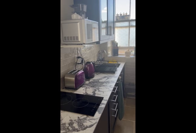    Spacious double in Newington, females preferred Main Photo