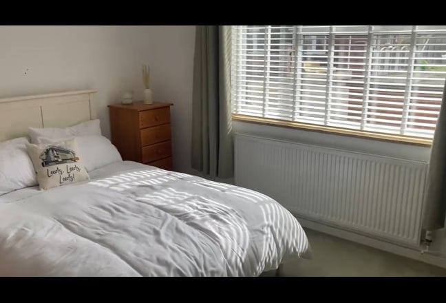 Room in friendly bungalow  Main Photo