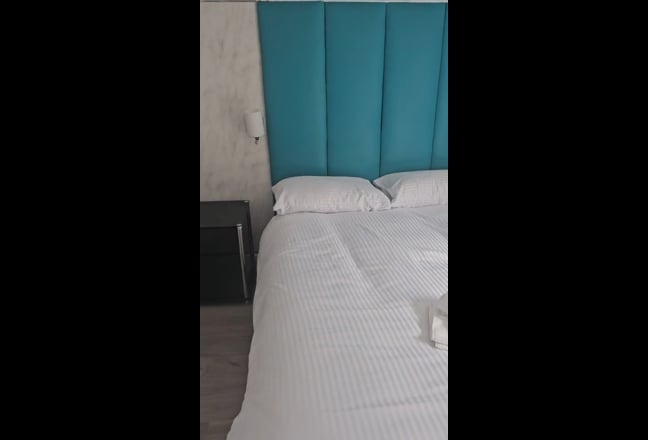 Double Room with Ensuite Main Photo