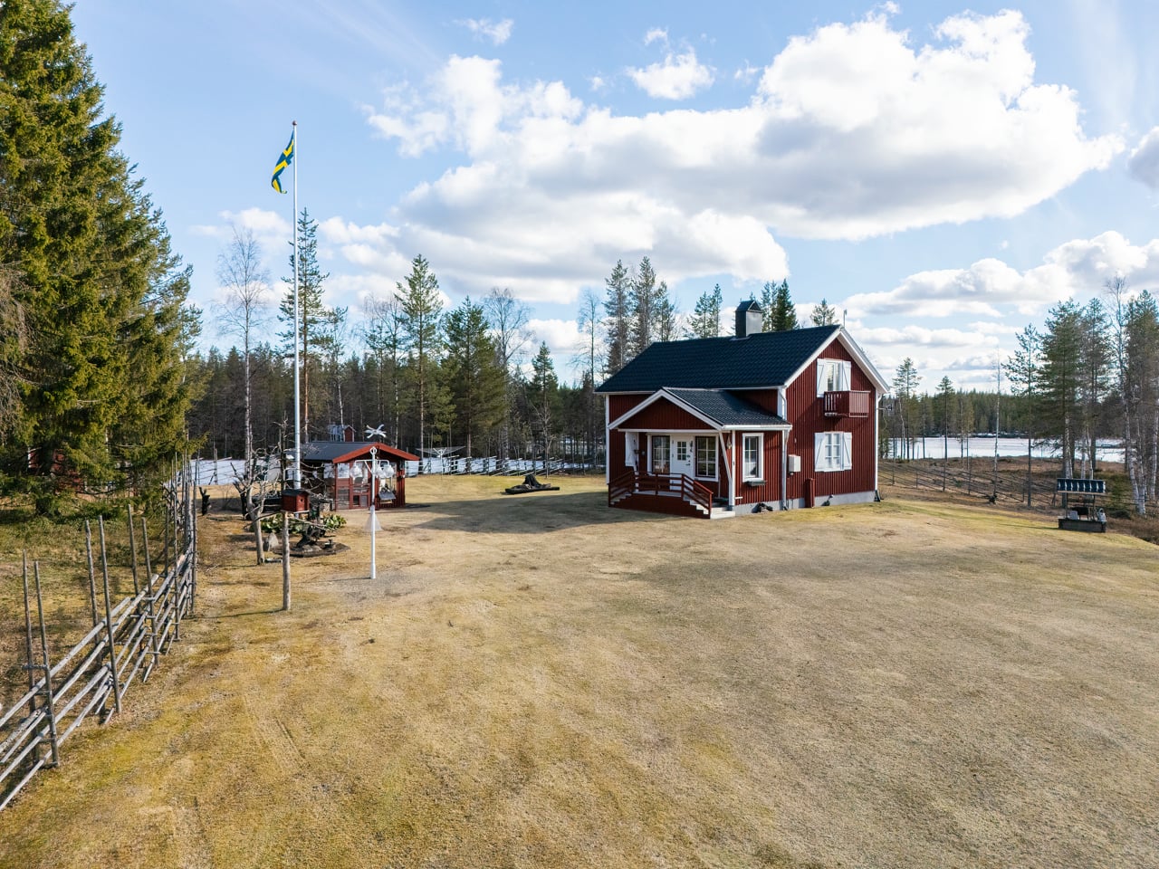Gård med jordbruk på Tjärngård 1 Tjärngård Malå kommun - video