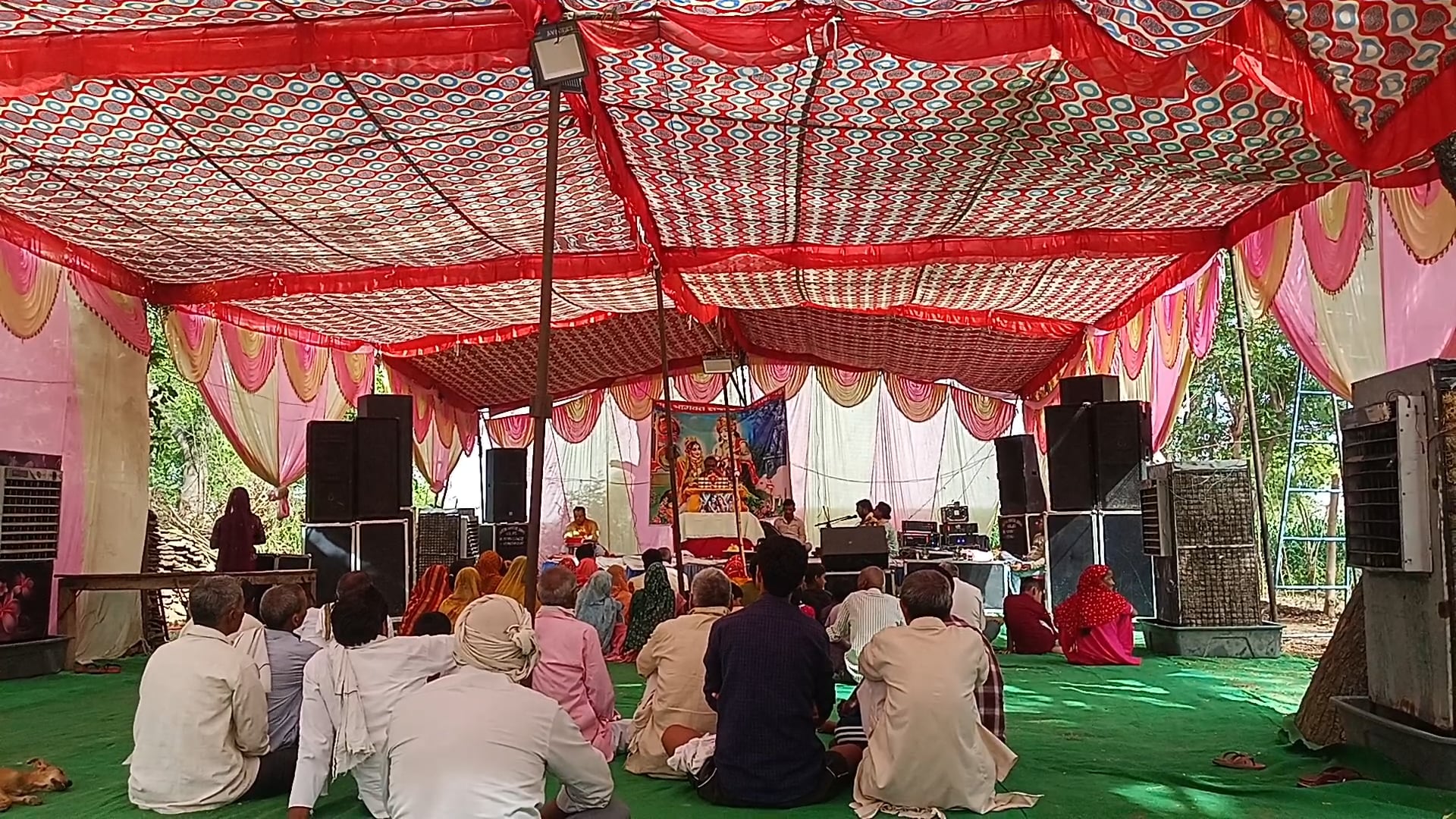 गाँव भगरा मे श्री मद भागवत खता होती हुई 