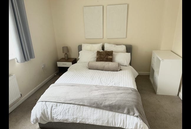 Semi-Private 1  bedroom Apartment in Townhouse Main Photo