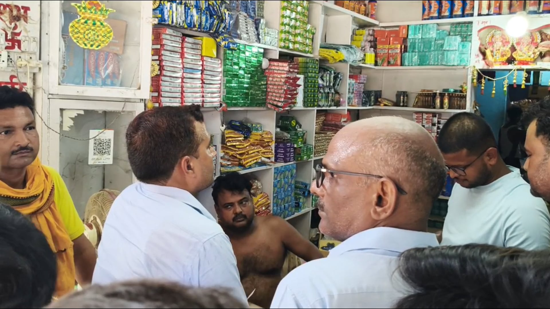 सूजी में मिलावट की आशंका से मचा हड़कंप, जांच में जुटा प्रशासन।