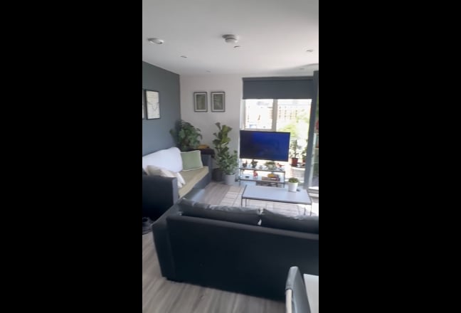 Master room with en suite (M5) Main Photo