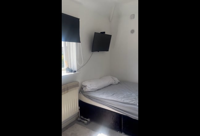 Lovely light double room  Main Photo