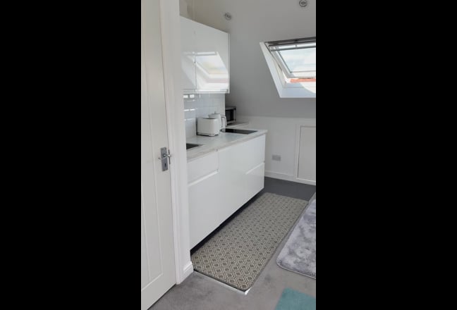 Bright Studio-Style Loft En-Suite – Tottenham Hale Main Photo