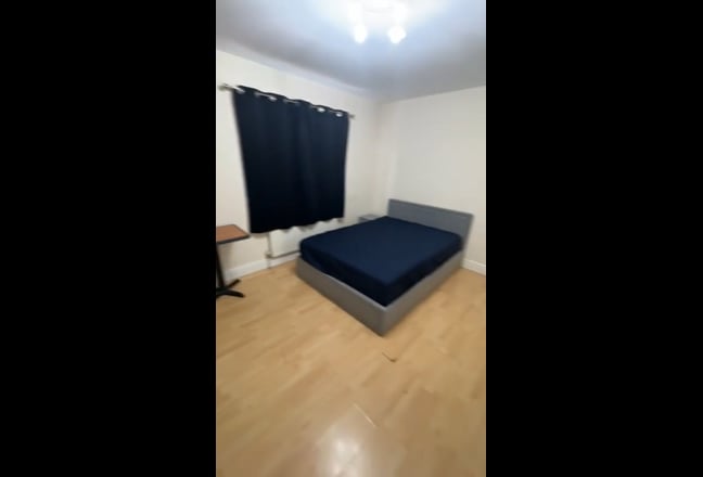 Brand New Four Large Double Room House in TW4 Main Photo