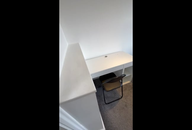 Stunning Rooms – Mins from Wimbledon Station! 🚆 Main Photo
