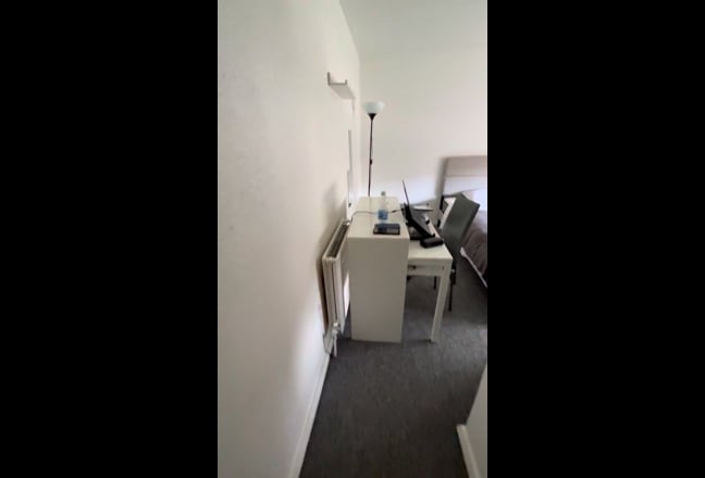 Short-Term Room Lets in Dudley | No Deposit Needed Main Photo