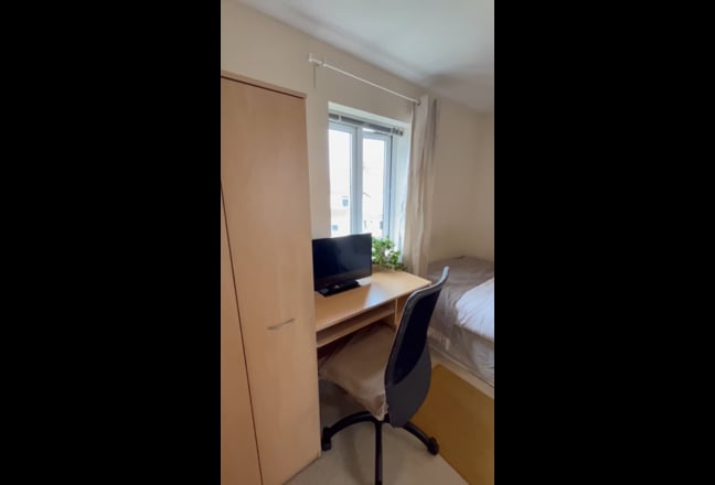 Single & Dbl | No Deposit | All Bills | Filton Main Photo