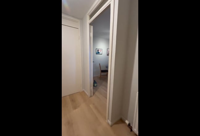 Bright & spacious double room in two bedroom flat Main Photo