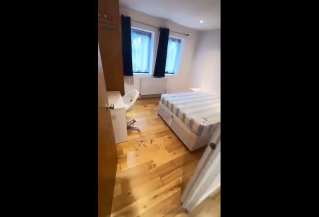 Spacious Double Room in Ealing Broadway Main Photo