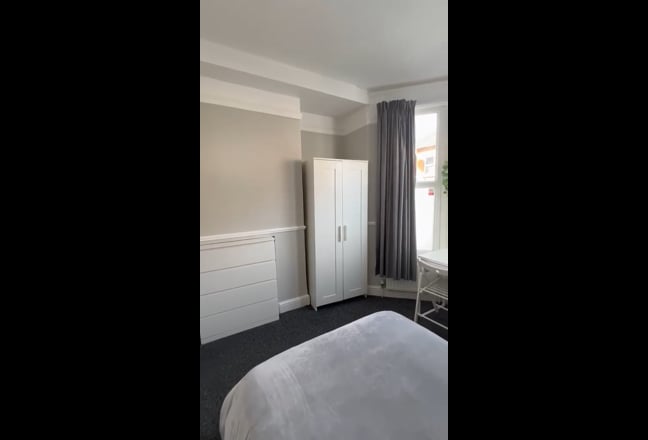 🦅 Double En-suite Room Available &pound;650🦅 Main Photo