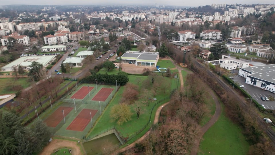 Le centre aquatique Aquavert vu par drone pendant les travaux