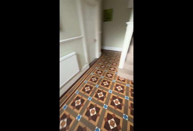 2 Large Double bedrooms -Near Royal Gwent & town  Main Photo