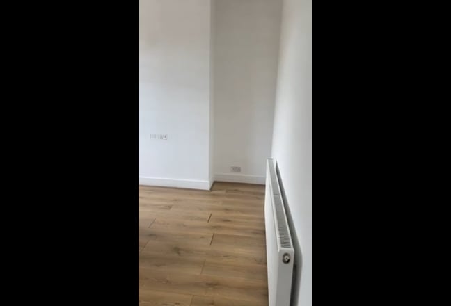Double Room Available for you in Turnpike Lane Main Photo