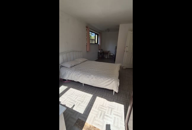  Lovely  Double  Room *Women Preferred*
 Main Photo