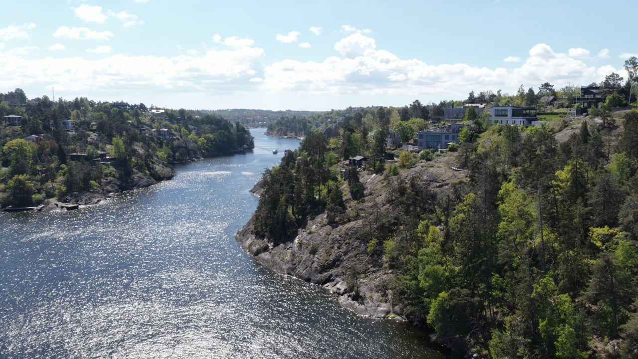 8 rum Villa på Ledungsstigen 2 Skuru Nacka kommun - video