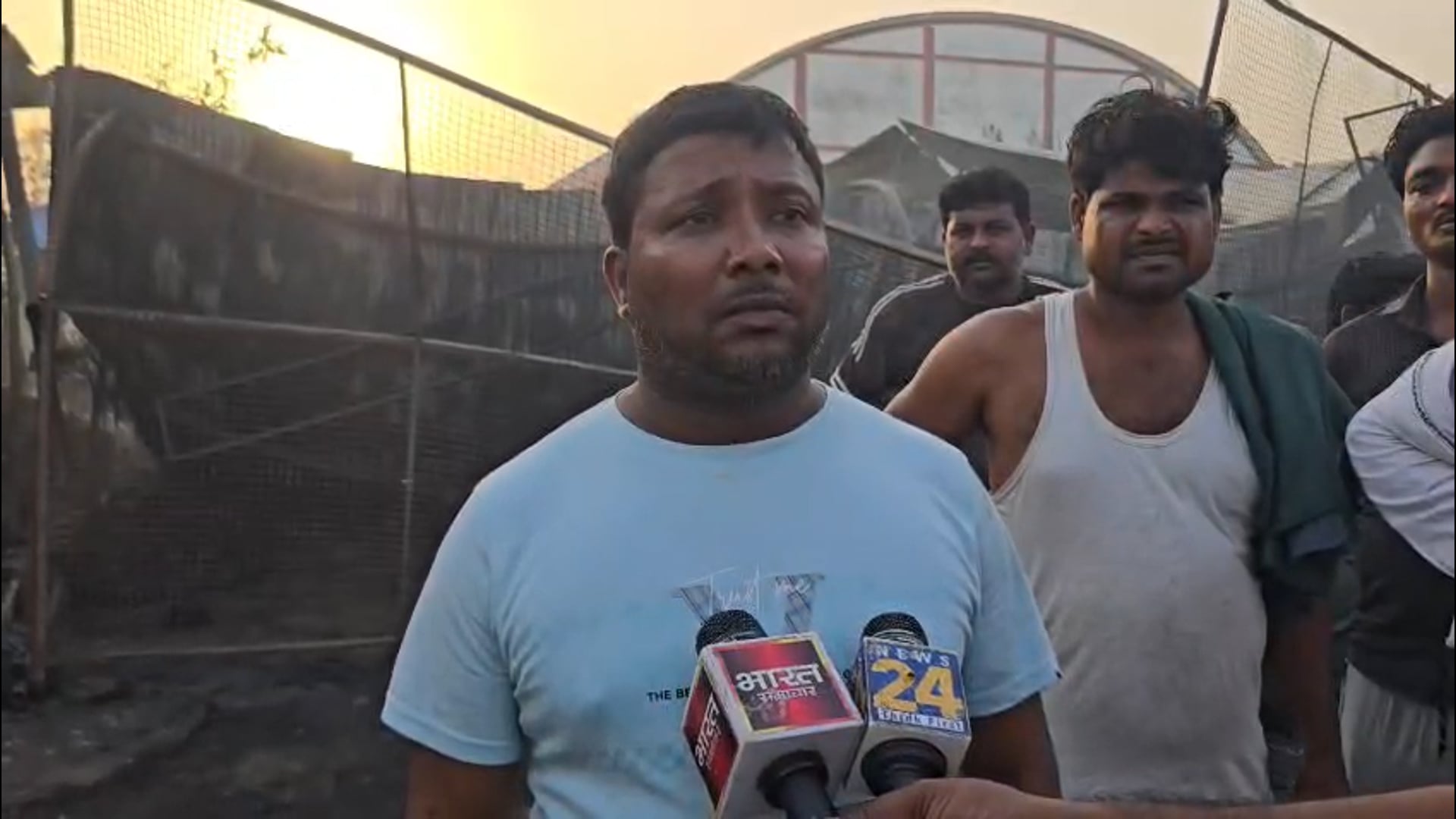 सिद्धार्थनगर की शाहपुर नवीन मंडी में भीषण आग, सात दुकानें जलकर राख, लाखों का नुकसान
