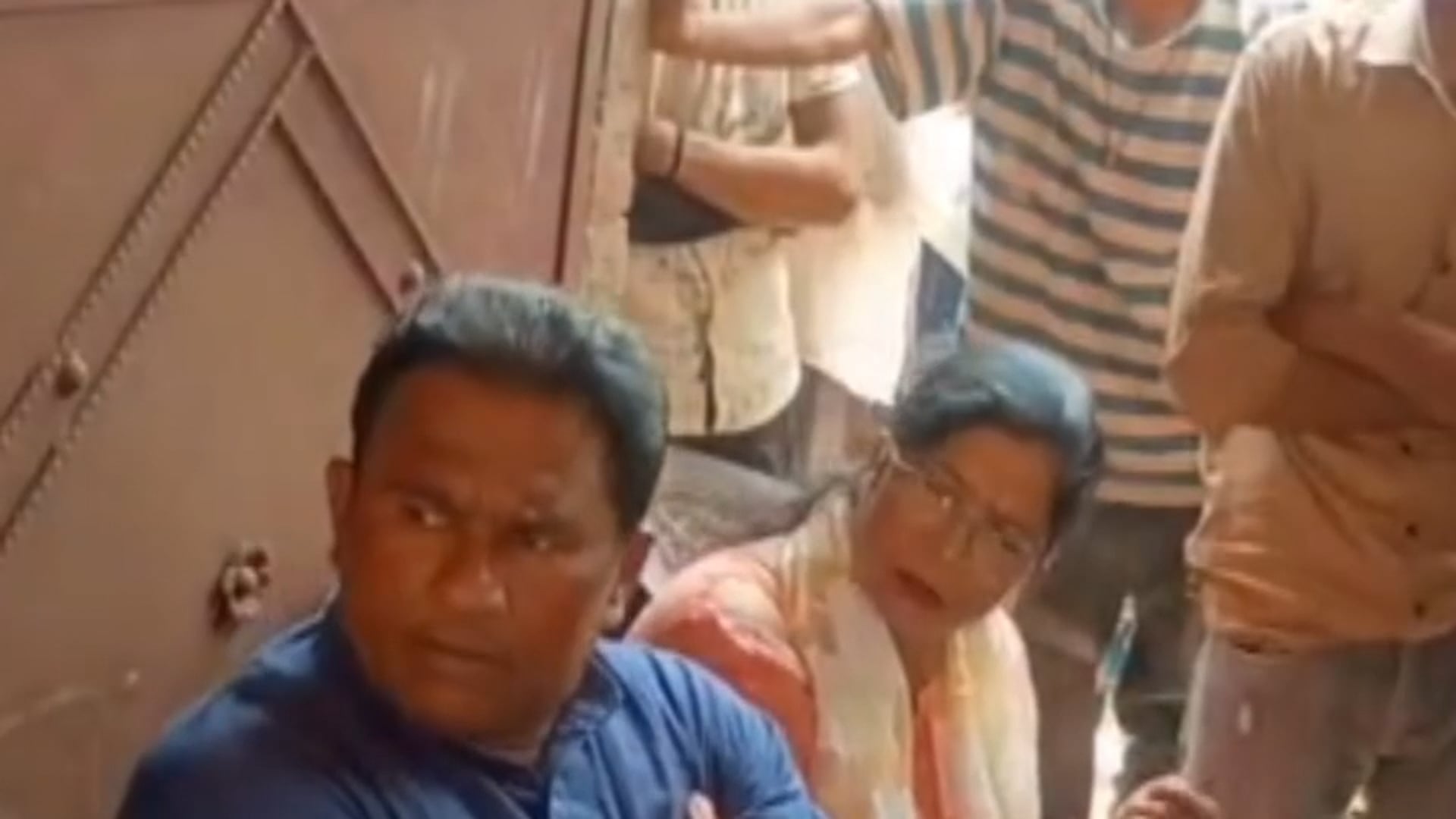 झबरेडा! राज्यमंत्री देशराज कर्णवाल और महक सिंह आमने सामने! ग्रामीणों के साथ धक्का मुक्की!
