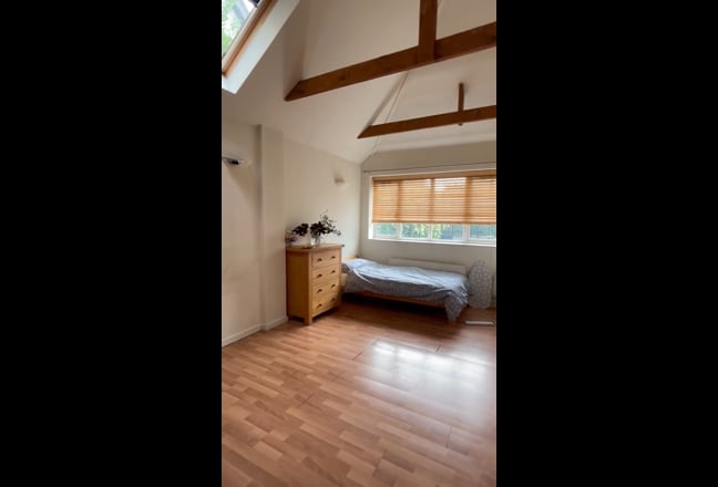 A Spacious, comfortable, furnished room for rent Main Photo