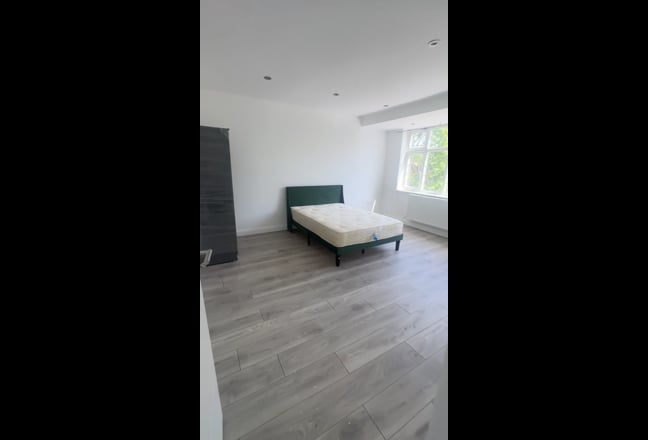 Brand new Double Rooms Available in Worcester KT4  Main Photo