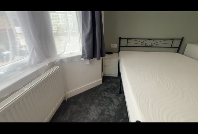 🔥🔥Live in Watford Town & Close to Hospital 🔥🔥  Main Photo