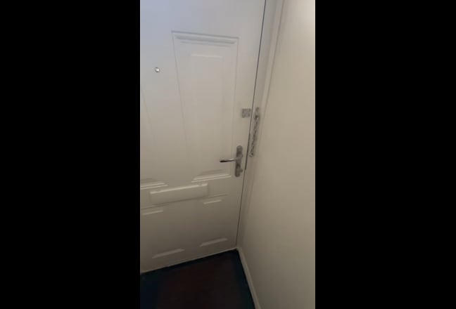 Subletting a room 5 mins from LB station Main Photo