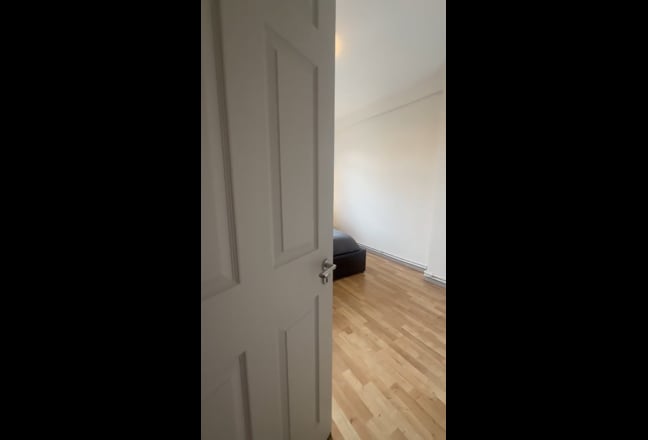 Double room available in Kingston  Main Photo