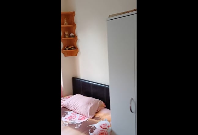  Female Flatmate only Main Photo