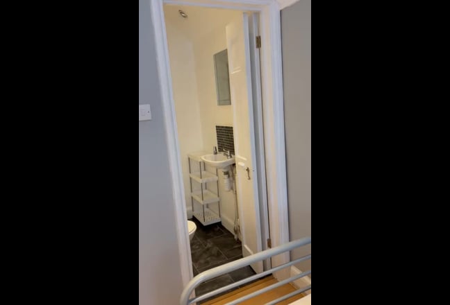 One room  Main Photo