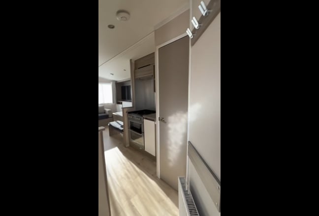  Furnished One-Bedroom Annex for Rent – Shawlands  Main Photo