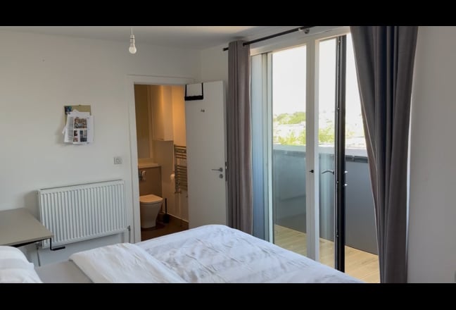 Ensuite double bedroom, bills included  Main Photo