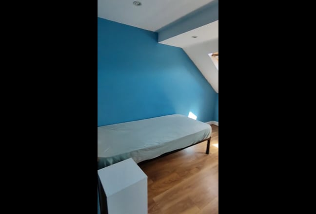 New House Has an Ensuitedouble Bedroom High Barnet Main Photo