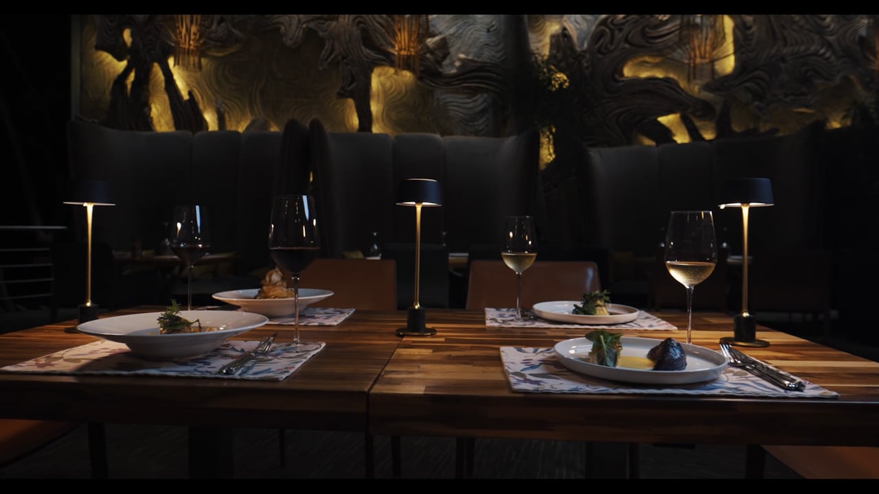 Evening dining at Árbol Restaurant — Hotel Makanda by the Sea