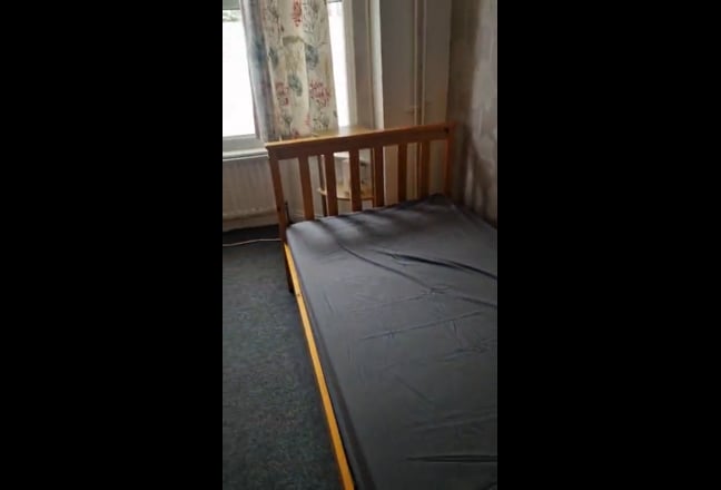 Single Room Suitable for One Person Only-Ensuite Main Photo