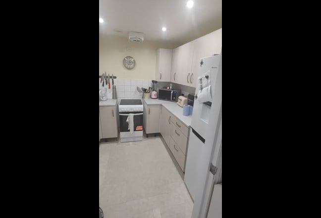Double Room for Rent In Paisley Main Photo