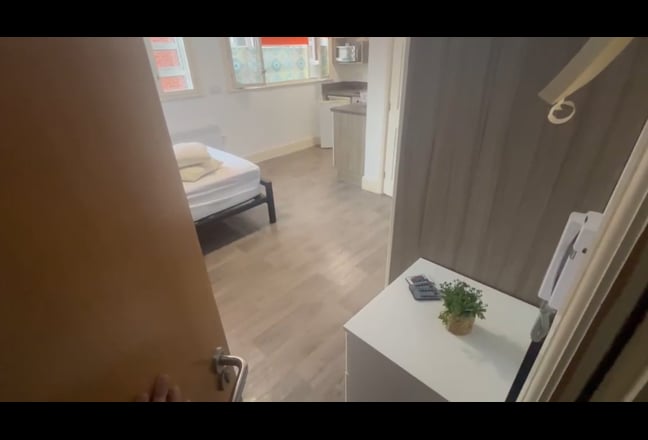 Bills included | Studio flat in Bard House Main Photo