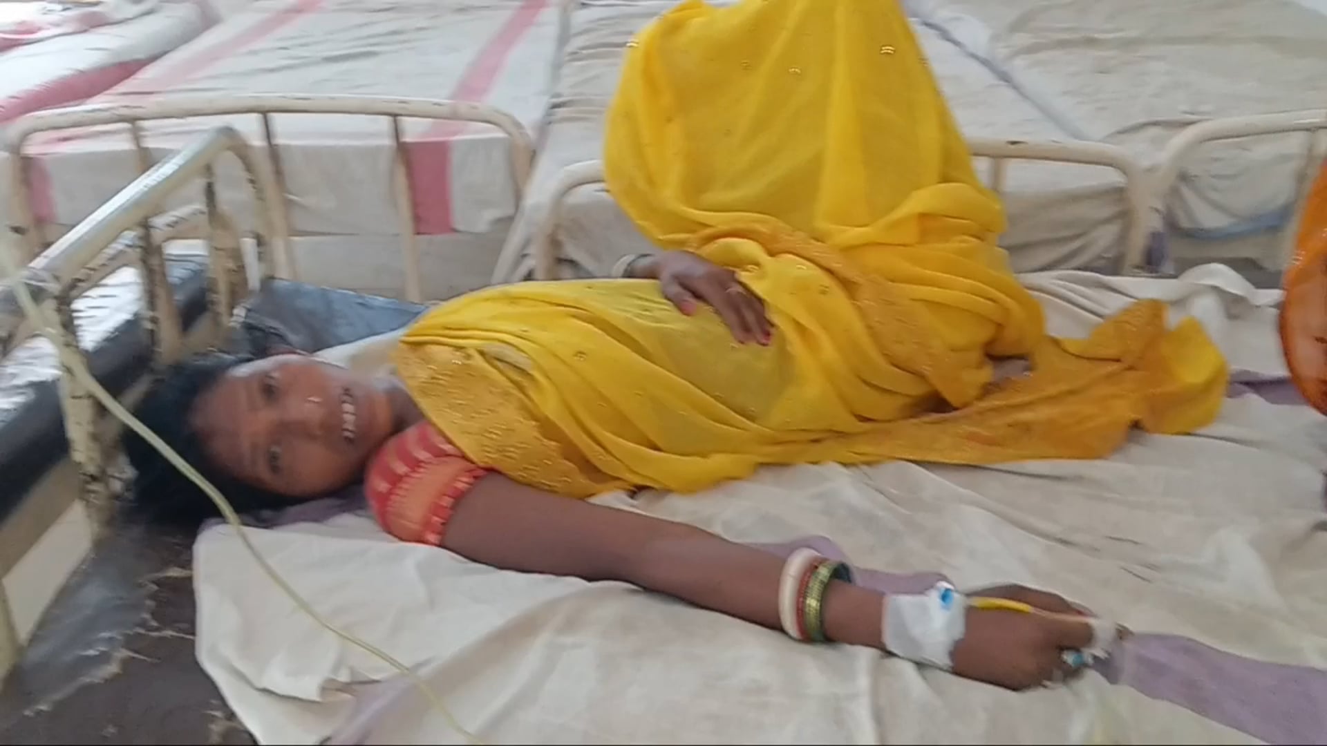 शराबी पति ने पत्नी को मारपीट कर किया घायल, पीएचसी में भर्ती