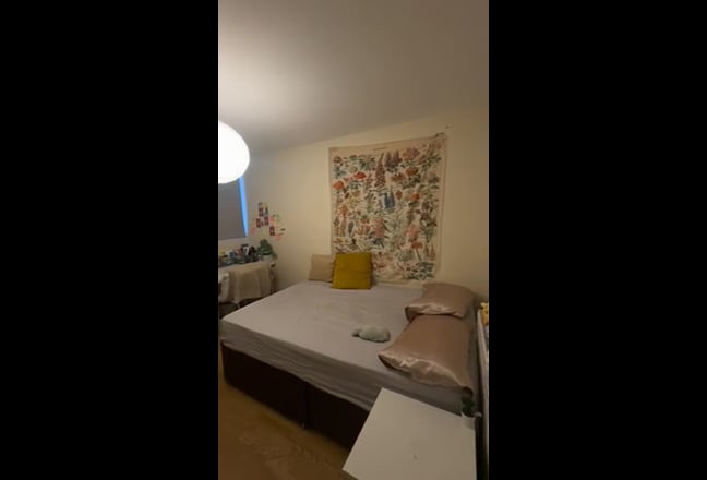 Large Double room in Cardiff Main Photo