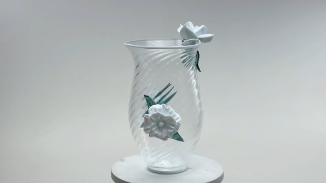 Vaso com Flores Brancas
