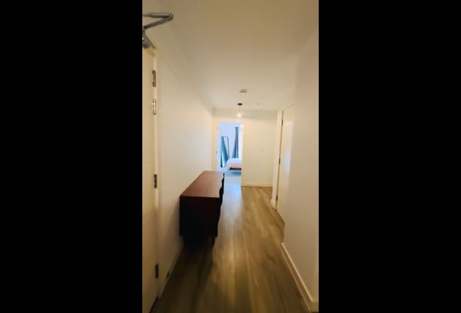 Bright Spacious Double Room in Modern Flat. Main Photo