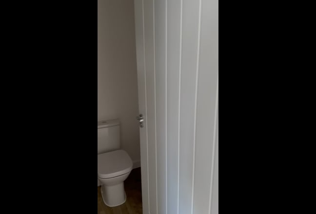 Room available for rent  Main Photo