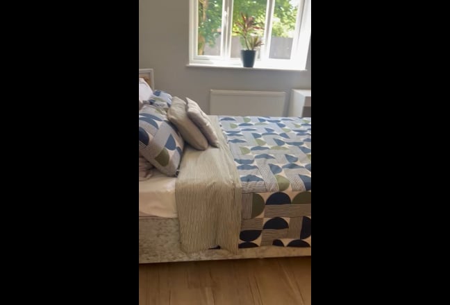 Bedroom with en-suite in an Annexe   Main Photo